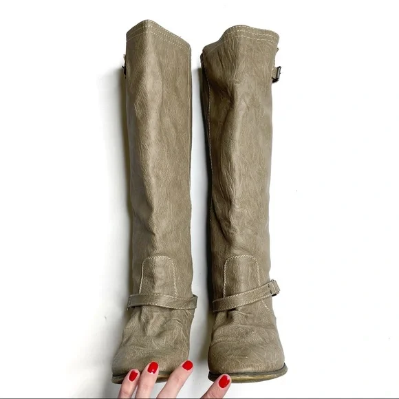 Breckelle’s Outlaw Taupe Knee High Western Boots Faux Leather Zippered Size 8 - Picture 5 of 10